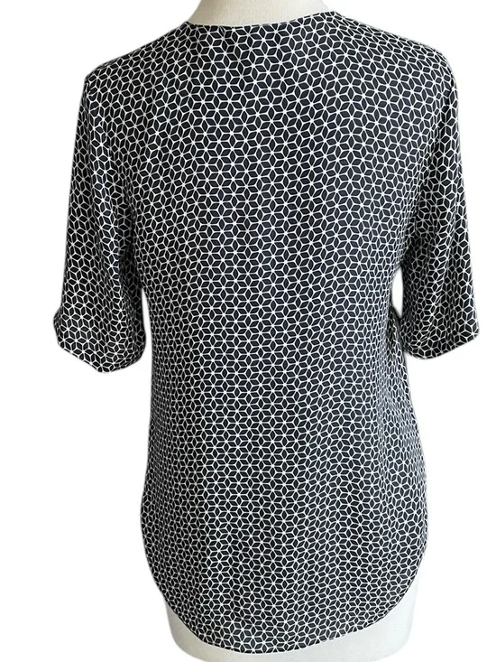 Theory Tile Antazie 100% silk Geometric Blouse Size P Navy/White - Picture 7 of 10